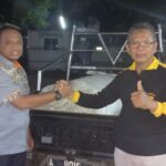 Menerima Bantuan Tenda dari BNPB