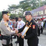 ANGGOTA SENKOM MENDAPATKAN PENGHARGAAN DARI KAPOLRESTA TANGERANG