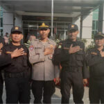 MENGIKUTI APEL BESAR SATKAMLING