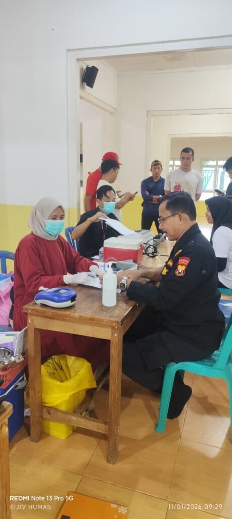 Senkom Mitra Polri Kecamatan Kelapa Dua Mengadakan Donor Darah Bersama PMI Kabupaten Tangerang