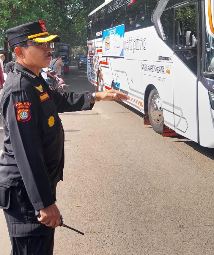 Ketua Senkom Mitra Polri Kota Tangerang Tinjau Apel Pam Ketupat Jaya 2026 di Terminal Poris Plawad