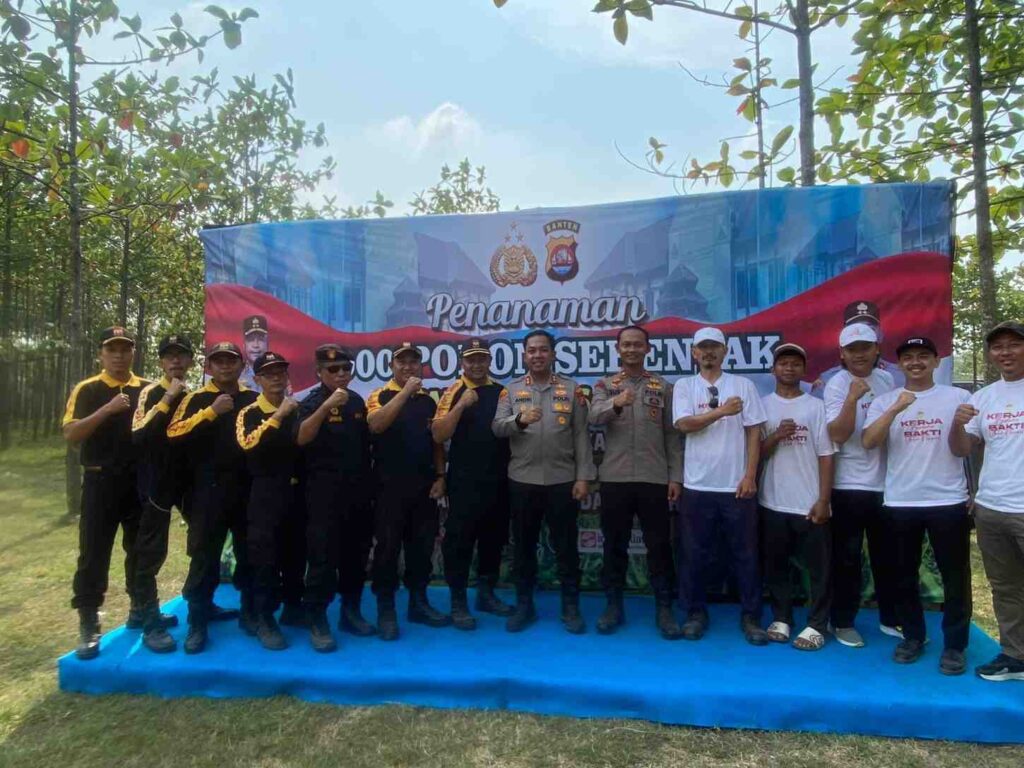 Wujudkan Gerakan Indonesia Asri, Senkom Banten Ikut Penanaman 3.000 Pohon di Serang