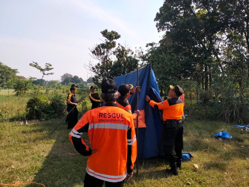 SENKOM MITRA POLRI KOTA TANGERANG GELAR PEMBEKALAN SAR KEBENCANAAN DI KUNCIRAN