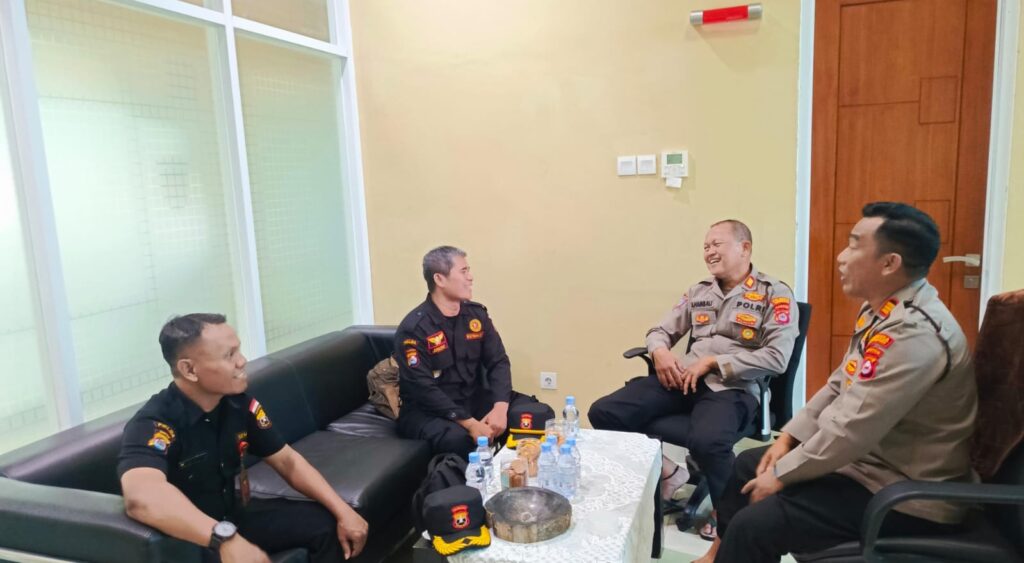 Pererat Silaturahmi, Senkom Mitra Polri Audiensi Dengan Kasubdit Bhabinkamtibmas Polda Banten